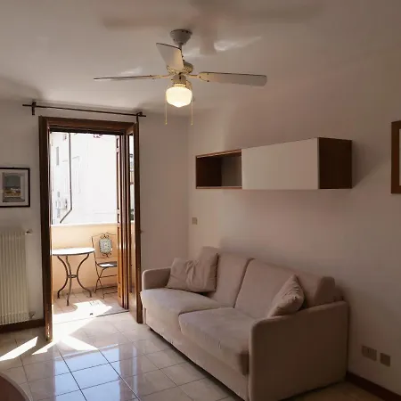 Apartman Lounge Del Duca, Centralissimo Bicamere Su Due Livelli - Posto Auto A Richesta