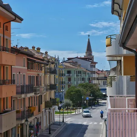 Apartman Lounge Del Duca, Centralissimo Bicamere Su Due Livelli - Posto Auto A Richesta