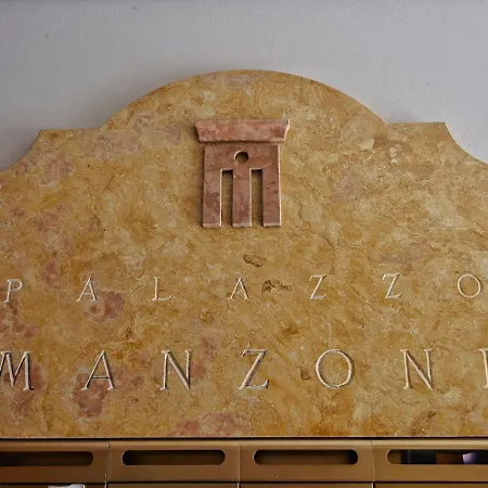 Apartment Lounge Del Duca, Centralissimo Bicamere Su Due Livelli - Posto Auto A Richesta Grado