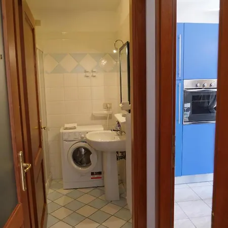 Apartment Lounge Del Duca, Centralissimo Bicamere Su Due Livelli - Posto Auto A Richesta Grado