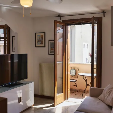 Apartment Lounge Del Duca, Centralissimo Bicamere Su Due Livelli - Posto Auto A Richesta Grado