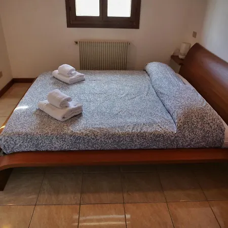 Lounge Del Duca, Centralissimo Bicamere Su Due Livelli - Posto Auto A Richesta Grado