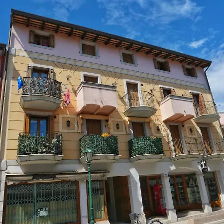Apartman Lounge Del Duca, Centralissimo Bicamere Su Due Livelli - Posto Auto A Richesta *