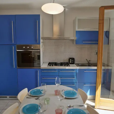 Apartman Lounge Del Duca, Centralissimo Bicamere Su Due Livelli - Posto Auto A Richesta