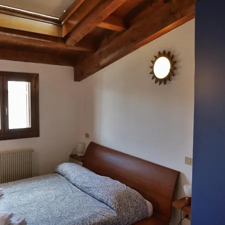 Lounge Del Duca, Centralissimo Bicamere Su Due Livelli - Posto Auto A Richesta Apartment *