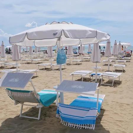 Lounge Del Duca, Centralissimo Bicamere Su Due Livelli - Posto Auto A Richesta * Grado