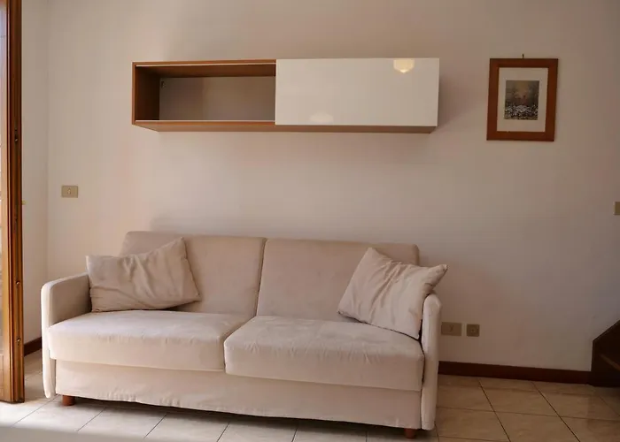 Apartment Lounge Del Duca, Centralissimo Bicamere Su Due Livelli - Posto Auto A Richesta *