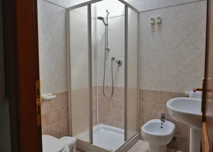 Lounge Del Duca, Centralissimo Bicamere Su Due Livelli - Posto Auto A Richesta