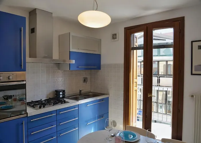 Appartement Lounge Del Duca, Centralissimo Bicamere Su Due Livelli - Posto Auto A Richesta