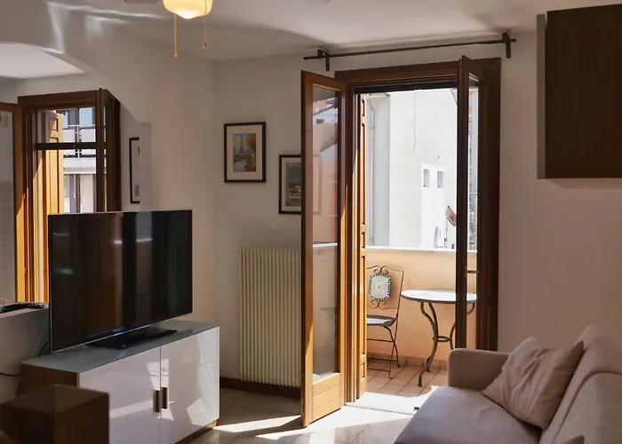 Apartment Lounge Del Duca, Centralissimo Bicamere Su Due Livelli - Posto Auto A Richesta Grado