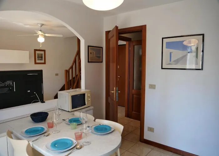 Lounge Del Duca, Centralissimo Bicamere Su Due Livelli - Posto Auto A Richesta Apartment *