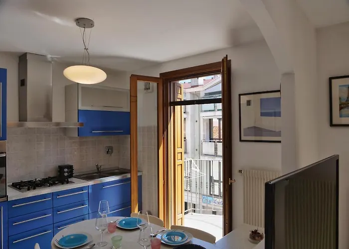 Lounge Del Duca, Centralissimo Bicamere Su Due Livelli - Posto Auto A Richesta Grado