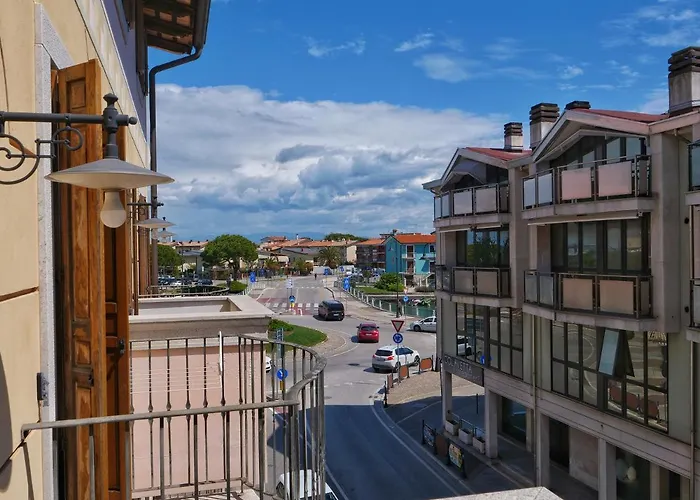 Lounge Del Duca, Centralissimo Bicamere Su Due Livelli - Posto Auto A Richesta Apartment Grado