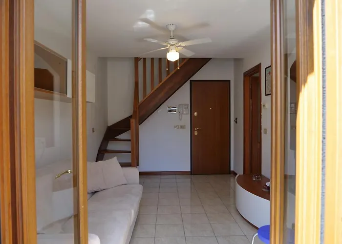 Appartement Lounge Del Duca, Centralissimo Bicamere Su Due Livelli - Posto Auto A Richesta Grado