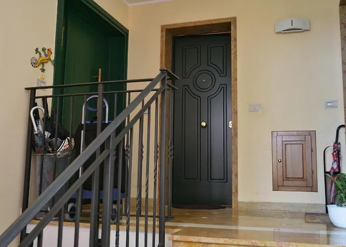 Lounge Del Duca, Centralissimo Bicamere Su Due Livelli - Posto Auto A Richesta Apartment *