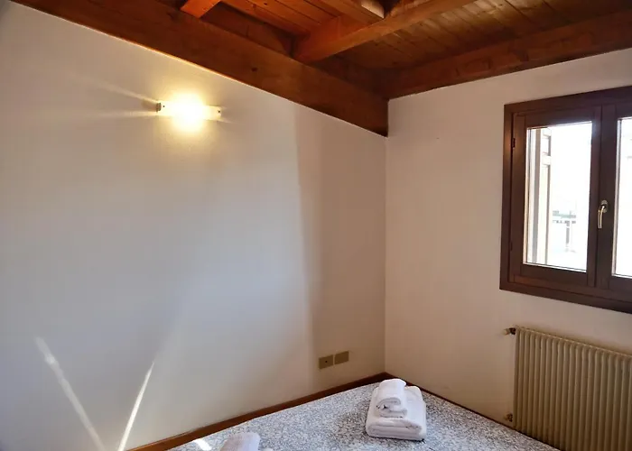 Lounge Del Duca, Centralissimo Bicamere Su Due Livelli - Posto Auto A Richesta Appartement